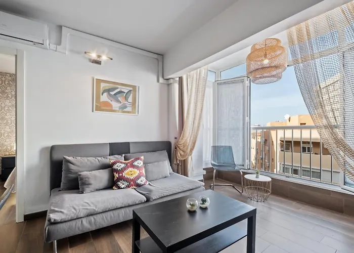 Modern Apartment Next To La Malagueta Beach